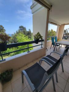 Beach 5 mins walk,Wi-fi,AC,Pool,Parking,Elevator