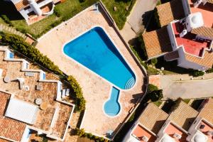 Clifftop Vila Verde - 4BR, Beachside, Pool, AC