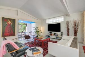 Antibes Loft Retreat - Happy Rentals