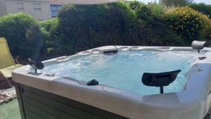 Gîte Chez Gwen et Flo avec Jardin