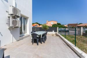 Maisons de vacances CASA LEIA - A 4 min de la plage, avec Wifi : photos des chambres