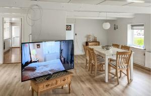 Awesome Home In Ålbæk With Wifi