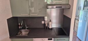 Green Village, Maison climatisée, 6 pers, piscine, wifi, garage, terrasse