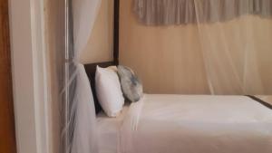 Blissful lily lodge