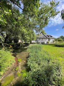 Maisons de vacances Au bruit de l-Yeres Maison de charme - Bain nordique - Riviere - Chevaux : photos des chambres