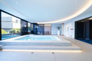 Zeeland Pier 607- 6th Floor Studio near CTICC with Onsite Parking