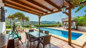 Casa La Lomilla Canillas de Albaida by Ruralidays