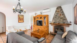 Casa La Lomilla Canillas de Albaida by Ruralidays