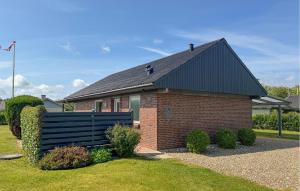 Amazing Home In Tarm With Wifi