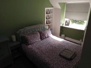 Cosy Crown 1 bedroom flat for up to 4 guests