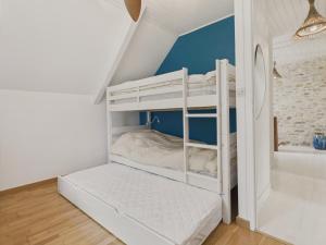 Maisons de vacances Maison bretonne pour 4 adultes et 3 enfants : photos des chambres