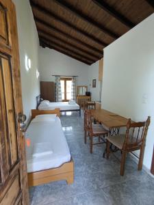 vasso karidi rooms