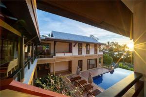 Villa Apsara kata seaview 5BR villa 3 mins to beach