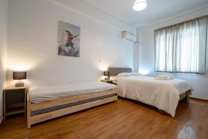 Phoebe 3BR apartment in Neos Kosmos by ΜΡS