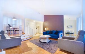 Holiday Club Spa Luxury Suite w Sauna Jacuzzi FREE Parking