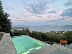 Grey Sea View Estate - Luxury Villas with Private Pool & Plunge Pool