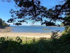 Maisons de vacances Charmante maison proche de la mer a Locquemeau : Maison de Vacances