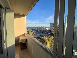 Studio vue mer avec loggia et parking
