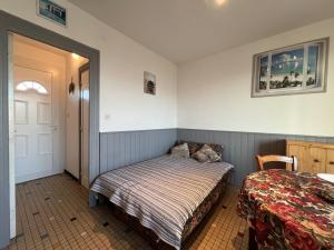 Studio vue mer avec loggia et parking