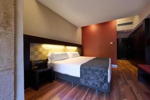 Superior Twin Room with Terrace room in Catalonia Port