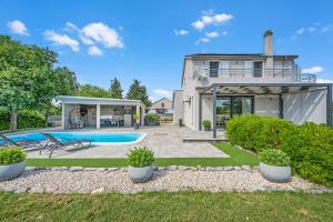 Villa Tonka with private pool near Krka