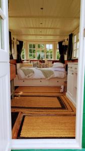 Oak Valley Lodges & Camping