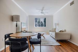 Blueground Venice pool wd nr beach LAX-1332