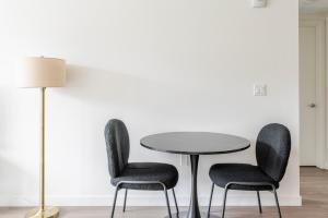 Blueground East Industrial pool AC nr park SFO-1850