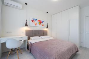 Petrovdom Apartments 19-220 in RC Hoffman House, Zolotoustivska 34