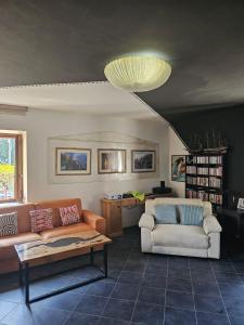 Casa Artista a due passi dal lago - Ampio Bilocale