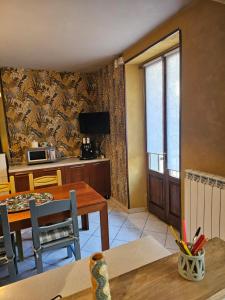 Casa Artista a due passi dal lago - Ampio Bilocale