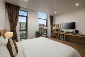 Lam Anh Hotel 5 Him Lam Vạn Phúc