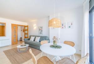 Milenial Immo Panoramic views Empuriabrava with pool