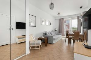 Rewal Cozy Apartment with Parking, Gym, Spa & Pool close to the Beach by Noclegi Renters