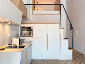 Luxury Downtown Apartment With Seaview E2