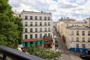 Hotels Timhotel Montmartre : Chambre Double Supérieure - Vue sur Paris