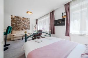 Charming Downtown Studio - Happy Rentals