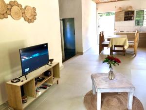 Petite maison 2ch a deux pas de la route principale