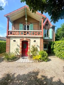 Villas Lou Castelet maison de charme, chambres climatisees Centre ville Albi : Villa