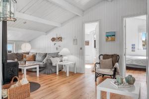 Beautifully Renovated Holiday Home With Covered Terrace And Wood-Burning Stove, Close To The North Sea In Thy