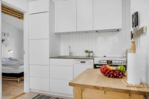 Well-Maintained Holiday Home With Outdoor Shower And 5-Person Outdoor Hot Tub, Close To The North Sea In Klitmøller