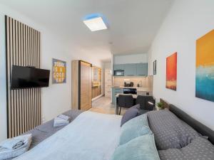 VH25 Victor Apartment