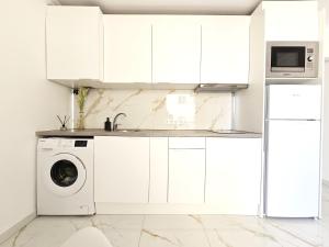 Adas Nirvana, Heart of Los Cristianos