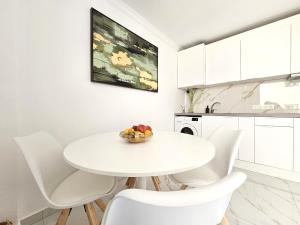 Adas Nirvana, Heart of Los Cristianos