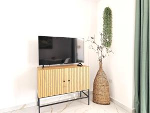 Adas Nirvana, Heart of Los Cristianos