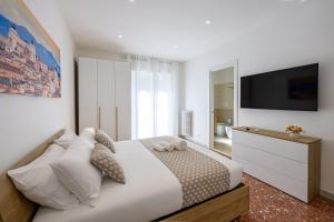 Luxury Domus- Metro Malatesta