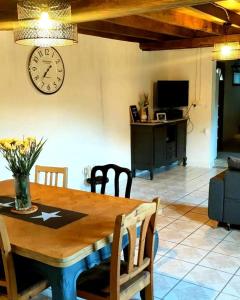 Maisons de vacances LA MIELLERIE MAISON ENTIERE 10 pers ISSOR : photos des chambres