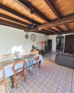 Maisons de vacances LA MIELLERIE MAISON ENTIERE 10 pers ISSOR : photos des chambres