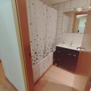 Apartaments Isarn, Esperança