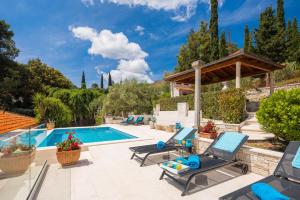 New Luxury Villa Korcula Timeless with private pool, Free Parking, Seafront, for 6 persons